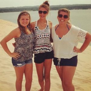 Meet your Posher, Kenzie